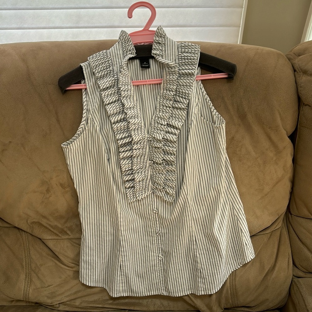 White House Black Market blouse size 8